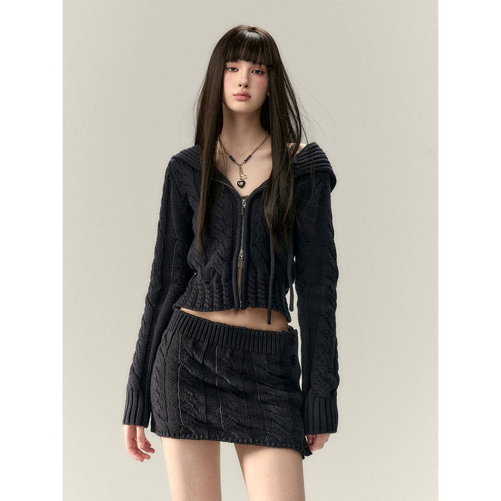 Via Pitti Big Hat Twist Shorts Knit Cardigan Navy Blue