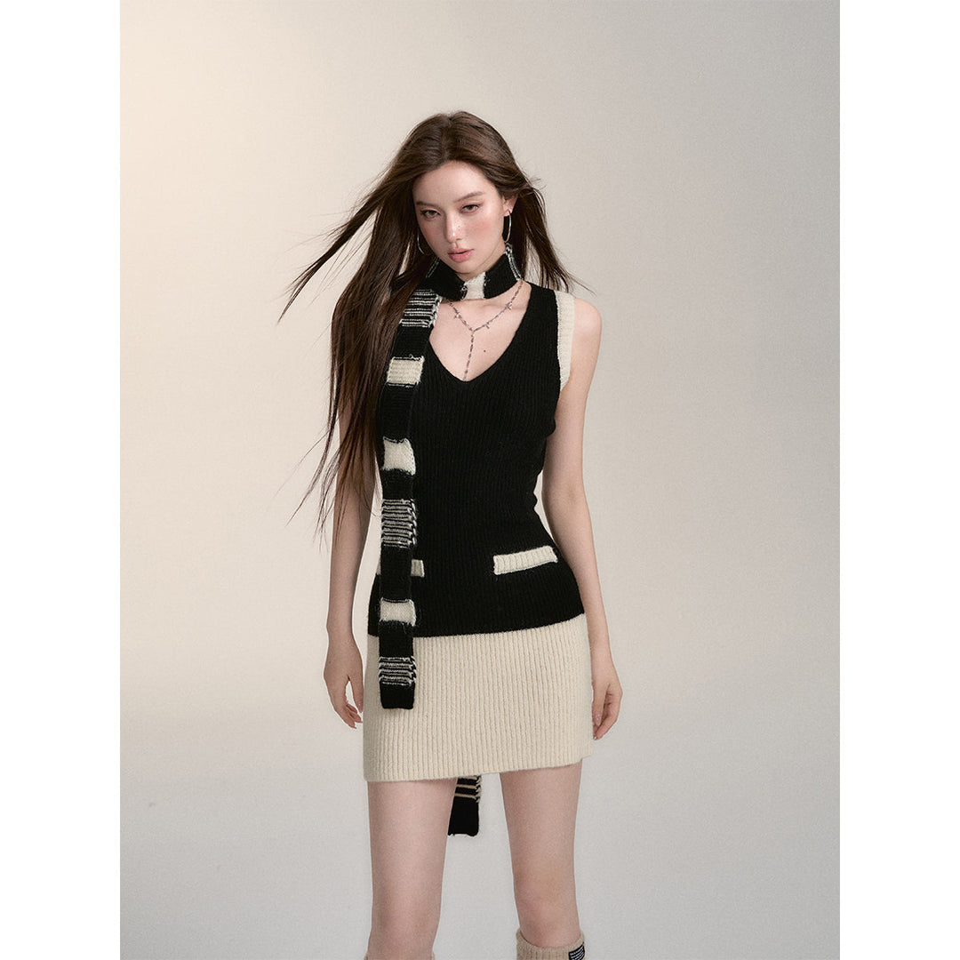 Via Pitti Color Blocked V-neck Knit Vest Dress Black