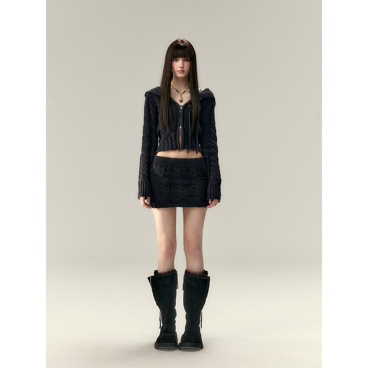 Via Pitti Big Hat Twist Shorts Knit Cardigan Navy Blue